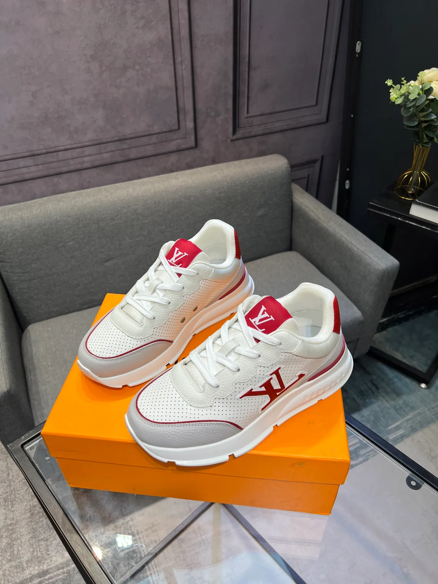 Men's shoes 💰640 LV | Louis Vuitton 2025𝐬𝐬 New spring and summer styles for couples, men's styles come out first. The counter features the latest casual shoes. Hard goods are new🆕 ❥Purchase level! Full of high-end feel! A popular model among bloggers at home and abroad, it’s retro and fashionable and looks amazing on your feet! Wear a lot of happiness! Mainly recommended model on the official website★ ▪️Upper: Original custom-made imported calfskin fabric ▪️Inner lining: breathable gauze imported from Italy ▪️Outsole: rubber foam ➕tpu high-end outsole ▪️Shoe size: 36-44 (customized for 45 and 46)
